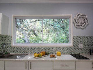 Mseni-Accommodation-FamilyCottage-Kitchen