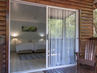 Mseni-Accommodation-ForestViewCottage-External1