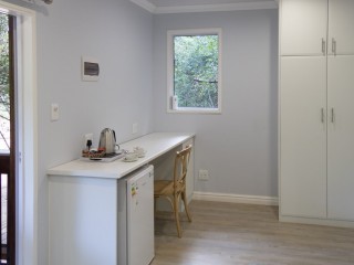 Mseni-Accommodation-ForestViewCottage-Internal3