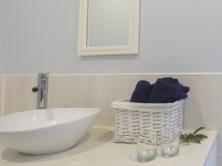 Mseni-Accommodation-ForestViewCottage-Internal6