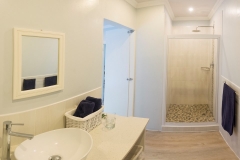 Mseni-Accommodation-FamilyCottage-DoubleRoomBathroom